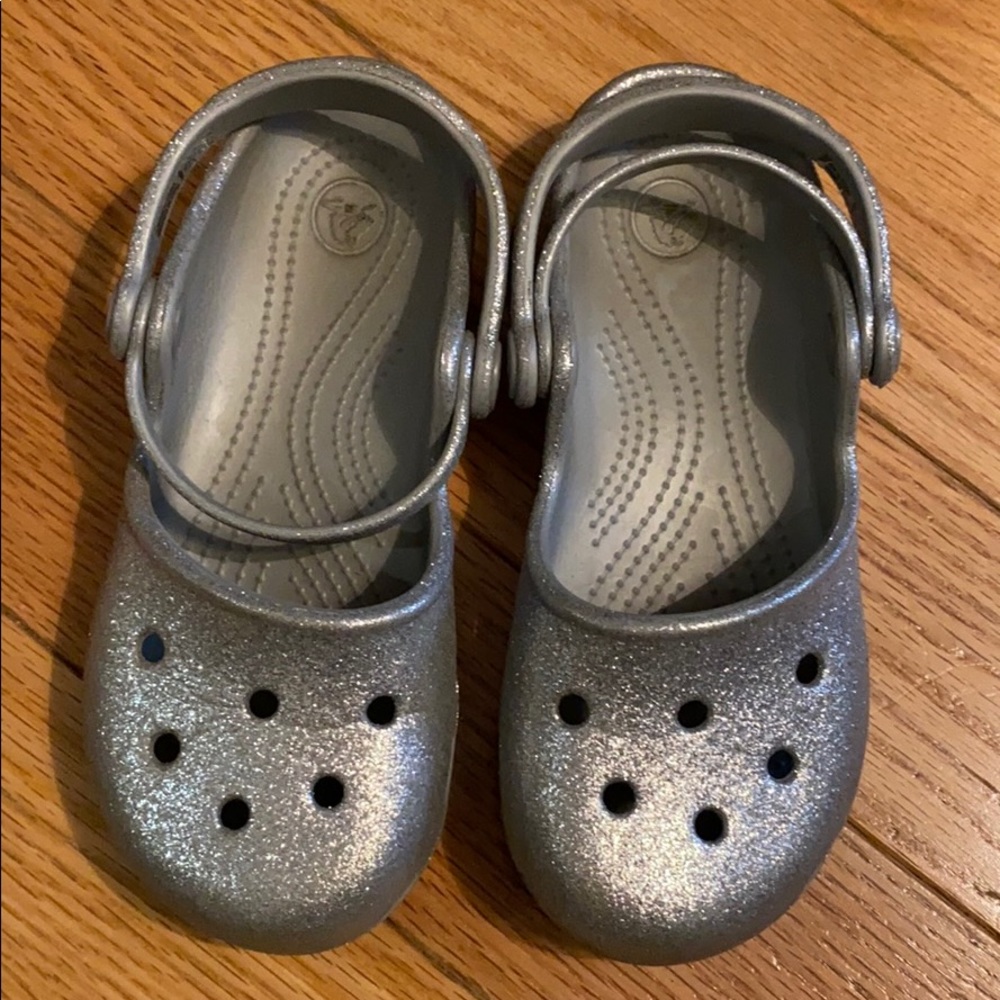 Girls crocs